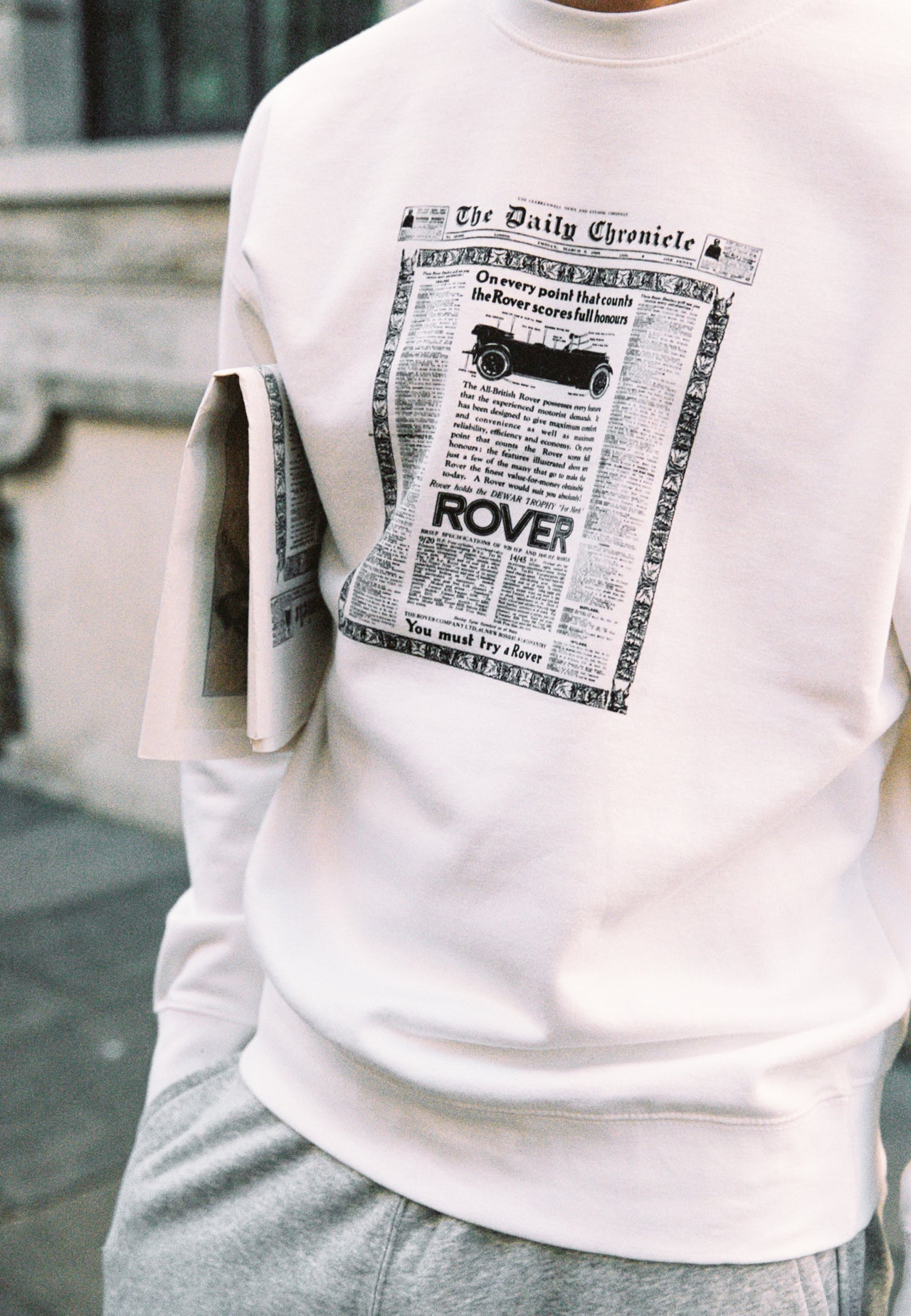 Choojiie Vintage Newspaper Sweatshirt (White)